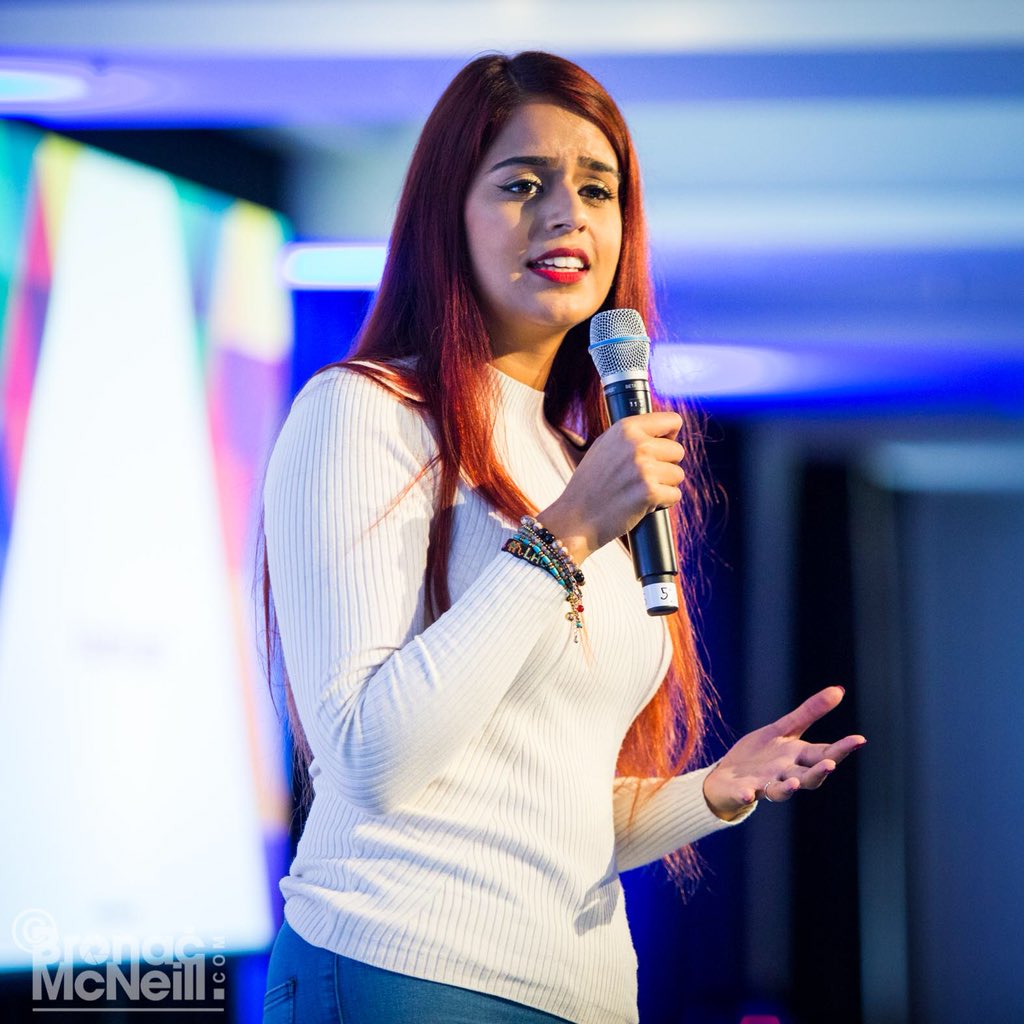AMV_BBDO's tweet photo. The incredibly eloquent spoken word poet @behindthenetra kicks off #OmniwomenUK #Takeiton https://t.co/ODTsESyakz