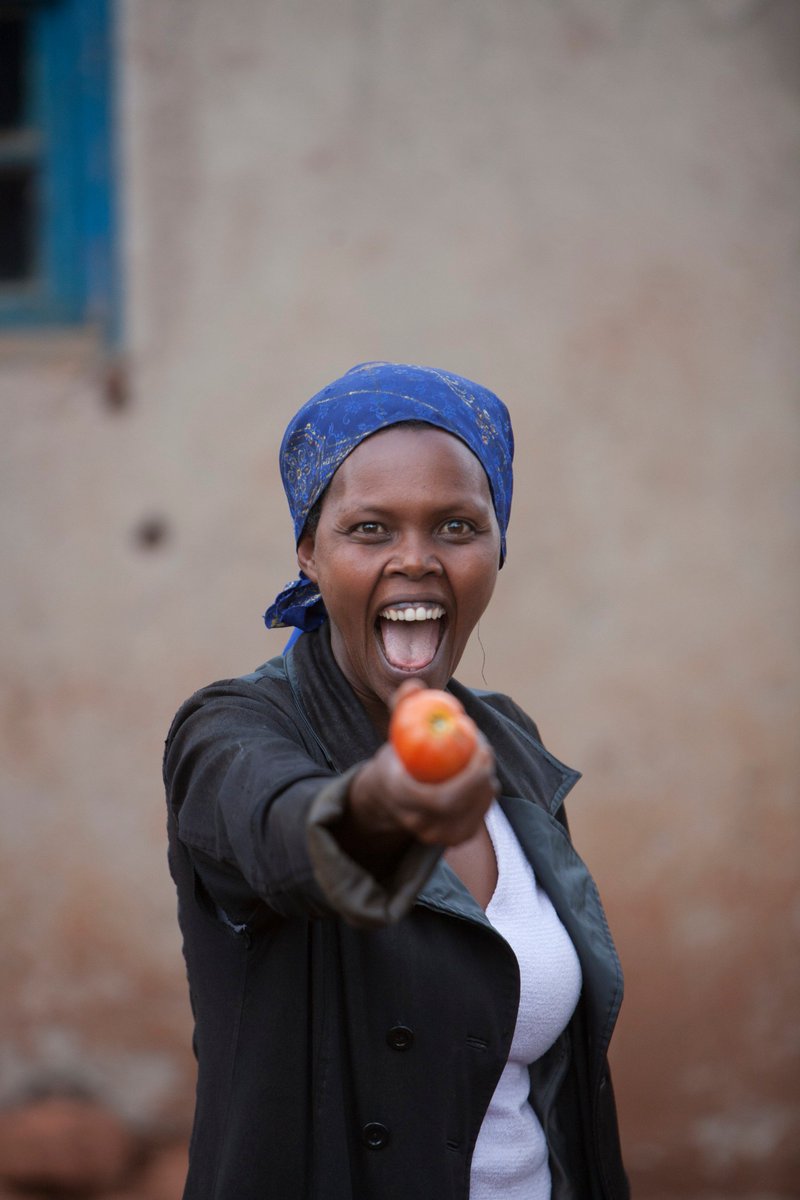 nutriaidonlus's tweet photo. In alcuni Paesi dell'Africa, le #donne rappresentano anche il 60% della forza lavoro nel settore agricolo, ma sono spesso vittime di malnutrizione e insicurezza alimentare. #FestadelleDonne #WomensDay #8Marzo #ottomarzo #Nutriaid https://t.co/Z4TY2qBqE2