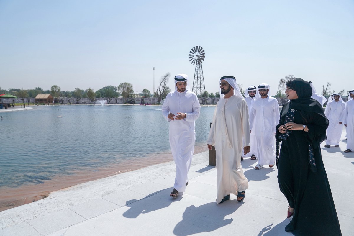 DXBMediaOffice's tweet photo. محمد بن راشد، يرافقه مكتوم بن محمد وأحمد بن محمد، يزور الوجهة السياحيّة الخدميّة "ذا يارد" التابعة لـ"مراس" في منطقة الخوانيج، والتي تأتي ضمن خطة التطوير الشاملة في #دبي. https://t.co/XELVi3MOg8
