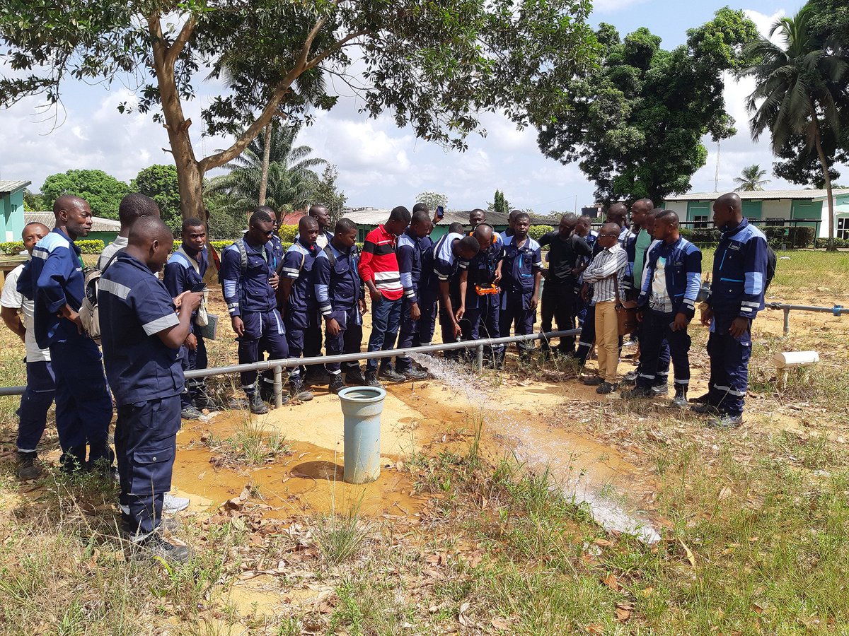 Axeau's tweet photo. @Axeau poursuit sa mission de création d'un service de recherche de fuites 💦 au sein de la @SODECIofficiel en Côté d'Ivoire 🇨🇮
https://t.co/4xyvKq9ACj https://t.co/Atdaf3LZgl