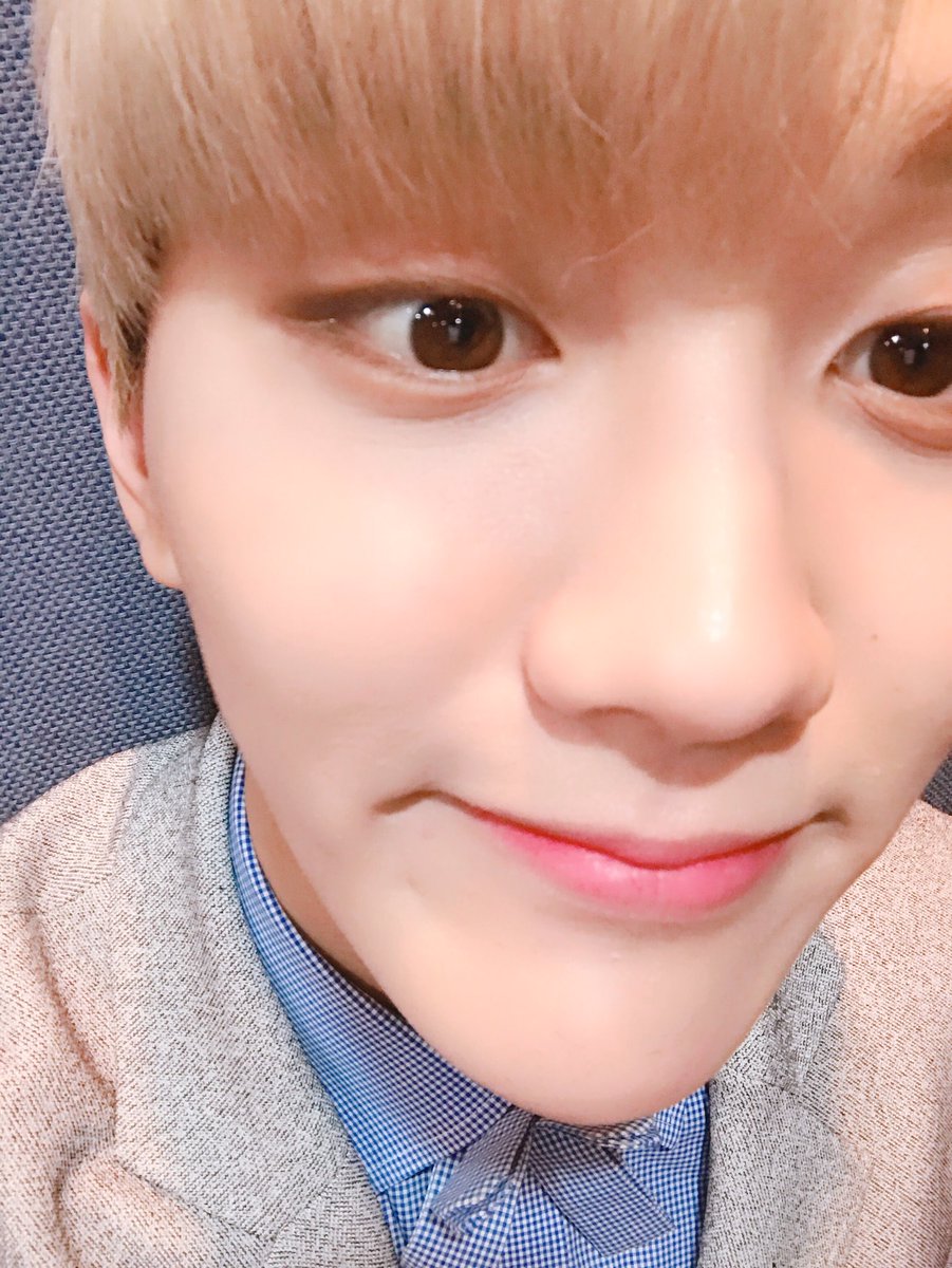 GoldenChild's tweet photo. [#Golden_Child] [#주찬] 초근접샷 3탄! https://t.co/4mEffayl93