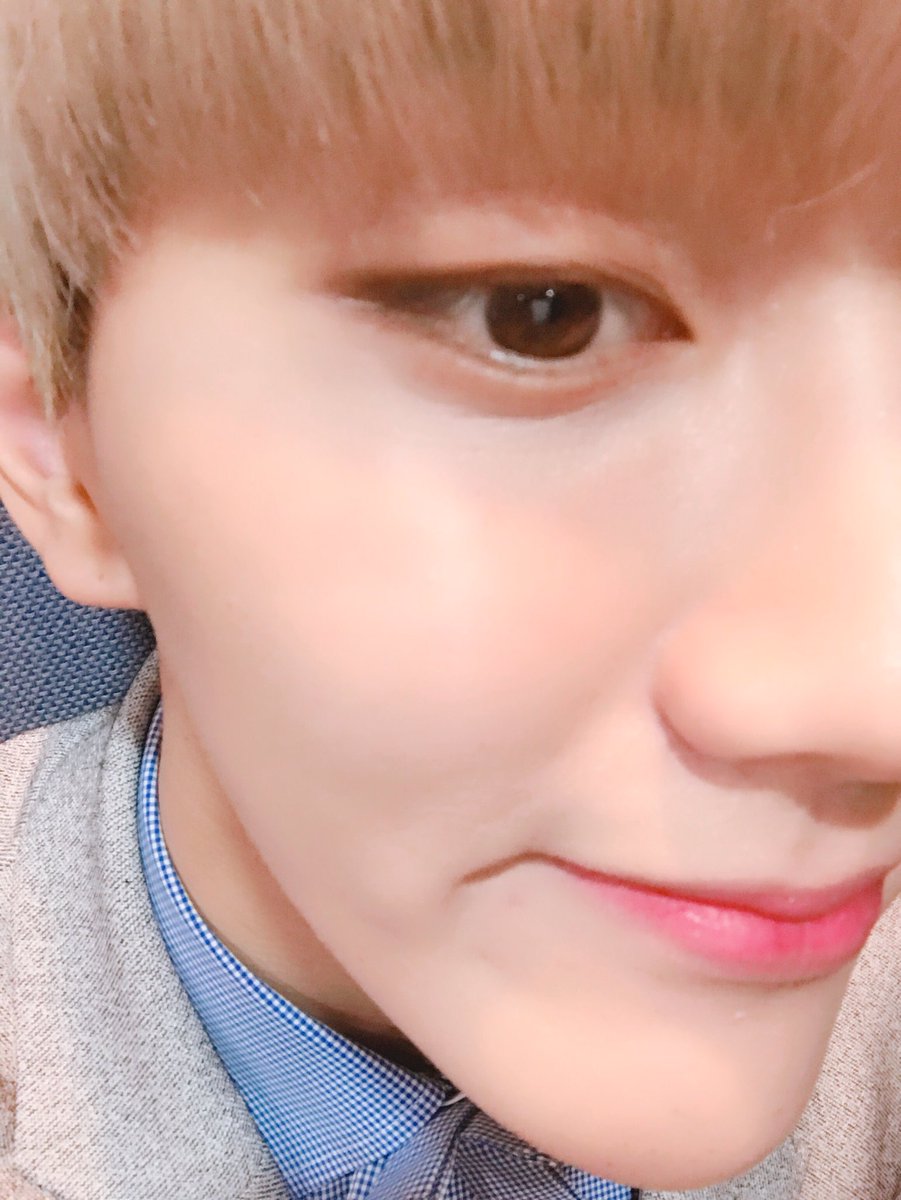 GoldenChild's tweet photo. [#Golden_Child] [#주찬] 초근접샷 3탄! https://t.co/4mEffayl93