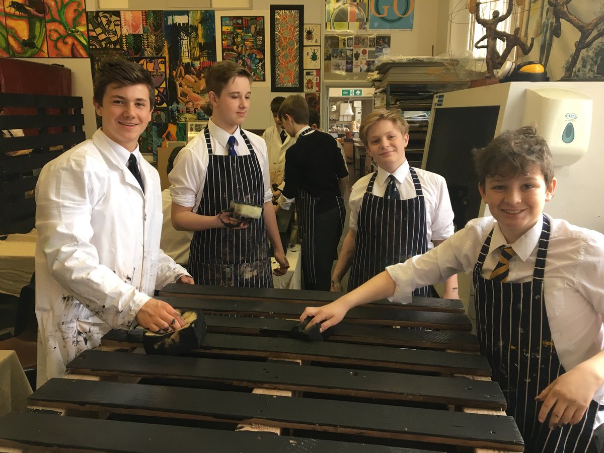 Sheilamone1's tweet photo. Sing a long painting of Les Mis set @Habsmonmouth @blaketheatre https://t.co/26yJhkNeK6
