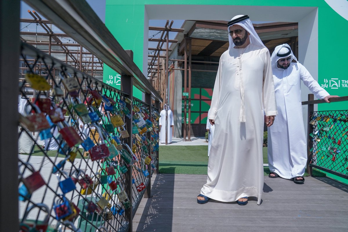 DXBMediaOffice's tweet photo. محمد بن راشد يطلع خلال الزيارة على المرافق والخدمات في وجهة "ذا يارد" في منطقة الخوانيج بما فيها منطقة "لاست إكزت د89" وساحة ريفية الطابع وسوقاً للمزارع العضوية، وأماكن للتنزه ومساحات مخصصة للأطفال. https://t.co/lj41GBonDX