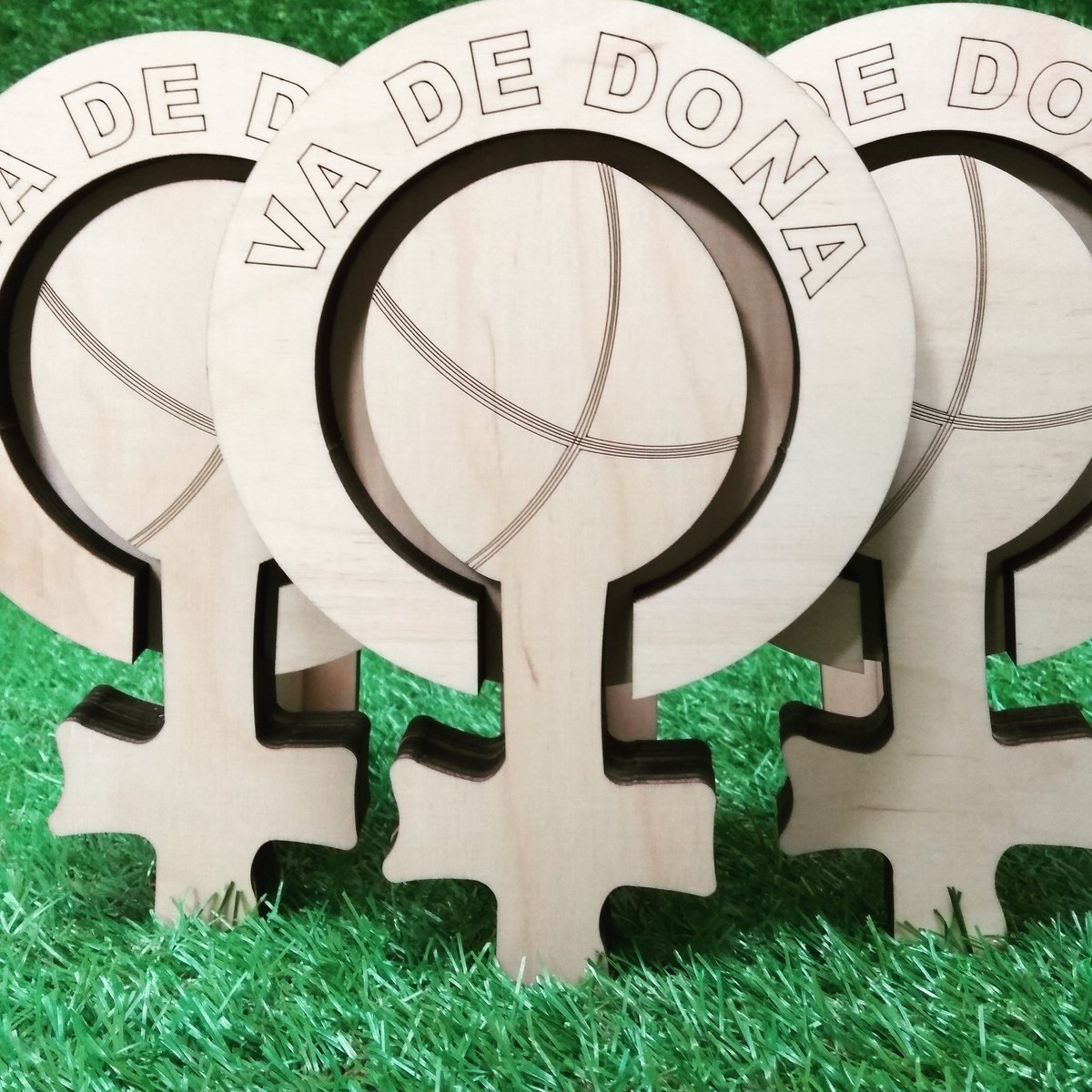 Dames i Cavallers,  va de bo,  VA DE DONA. 
<a href="/fedpival/">FedPilotaValenciana</a> @pilotavalenciana @pilotamola <a href="/vadebo/">Hans van de Boel</a>