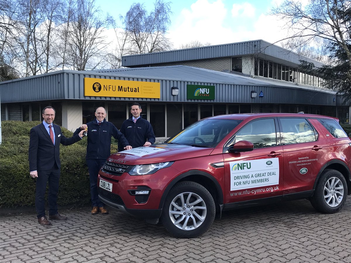 NFUNewtown's tweet photo. @turner_rich79 taking delivery of a Land Rover Discovery Sport kindly sponsored by Neil from @Shukers_LR. The dual branded vehicle will be used by @NFUNewtown  to promote the strong affiliation between @NFUCymru and @LandRover_UK https://t.co/Vkl0mhF1WM