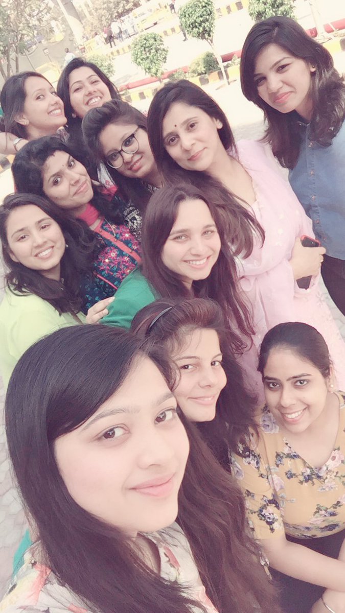 SoniaMiddha's tweet photo. Everyday, remind yourself that... YOU ARE THE BEST!! 
Everyday is Happy Women's Day!! 
To all the Women out there, STAY STRONG, BELIEVE IN YOURSELF &amp; MOST IMPORTANT LOVE YOURSELF!!! #WomensDay #wearethebest #WomenEmpowerment #womenempoweringwomen #makepositiveindia @makepositive https://t.co/3XGxVFyES0