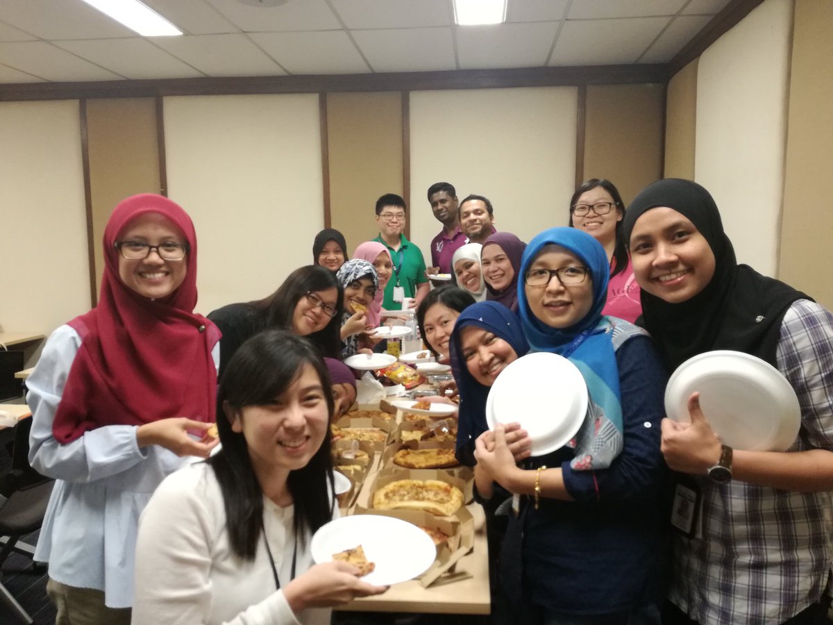 ParisaNafissi's tweet photo. My amazing participants @westerndigital make it all worth it 😊 I'll miss you big time! 
#CommunicationSkills #BritishCouncilMalaysia
#CorporateTraining #WesternDigital #PDCmykl #PDCmy
@my_British https://t.co/ig2qSZpUEY