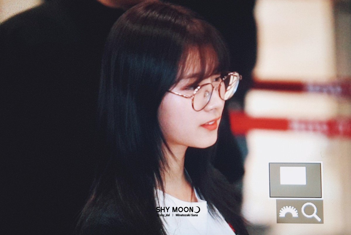 shy_dal's tweet photo. 180308 김포공항 출국 preview 4p

Safe Flight!!💜💜💜

#TWICE #트와이스 #사나 #SANA #サナ @JYPETWICE https://t.co/lBfzWF8WIu https://t.co/zSYO2bZcL2