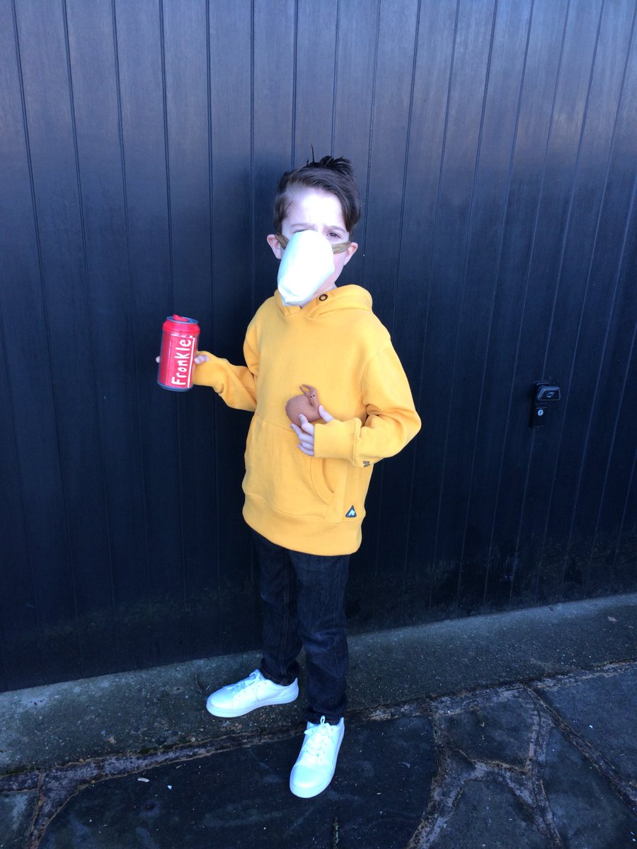 BeckieLL's tweet photo. Snow delayed World Book Day but Arthur finally gets his chance to be @BarryLoser. #fronkle #snailypoos #amazekeel https://t.co/wMnQYg1MUm