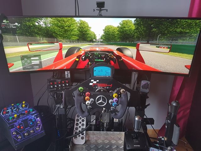 Otro increíble cockpit para simracing con una botonera SRX Genuine, gracias Jules Red por confiar en nosotros. Estamos a tu disposición 😉