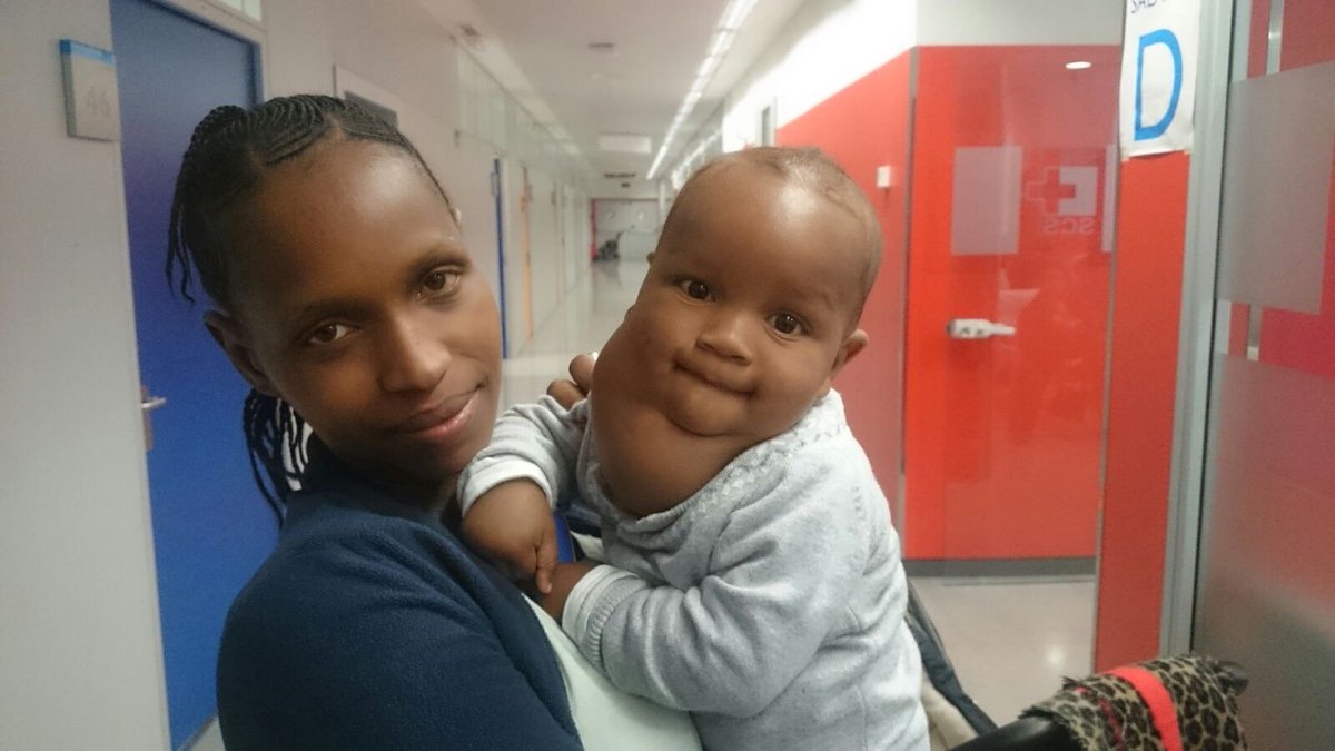 🆘 Seguimos sin saber nada de Djenabu y Montaca. Dos hombres les subieron a un autobús en #Santander y se bajaron en #SanSebastian. Mañana el pequeño tiene revisión en Valdecilla por el tumor que tiene en el cuello. Por favor, si les ves avisa a la Policía.Tu RT es muy importante