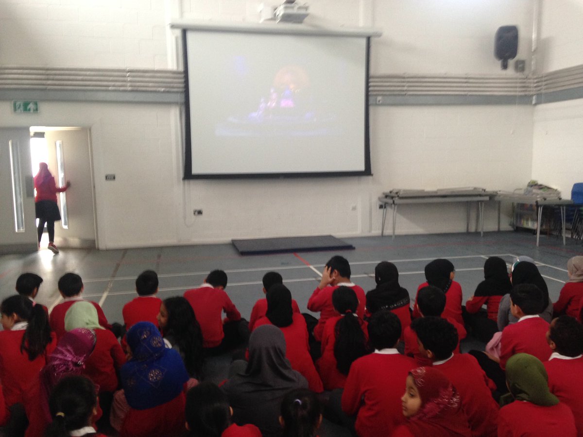 #livetwelfth twins <a href="/CliftonPrim/">CliftonPrimary</a> @RSC_Education <a href="/ShakespeareBT/">Shakespeare B Trust</a> <a href="/MissSCummings/">Miss Cummings</a> @MissBeavan <a href="/MsFGFinlay/">Ms Finlay</a> @CliftonDeputy <a href="/MrFoxTeaches/">Mr Fox</a> <a href="/CliftonSGO/">CliftonSGO</a> <a href="/MrsBhachu/">Mrs Bhachu</a>