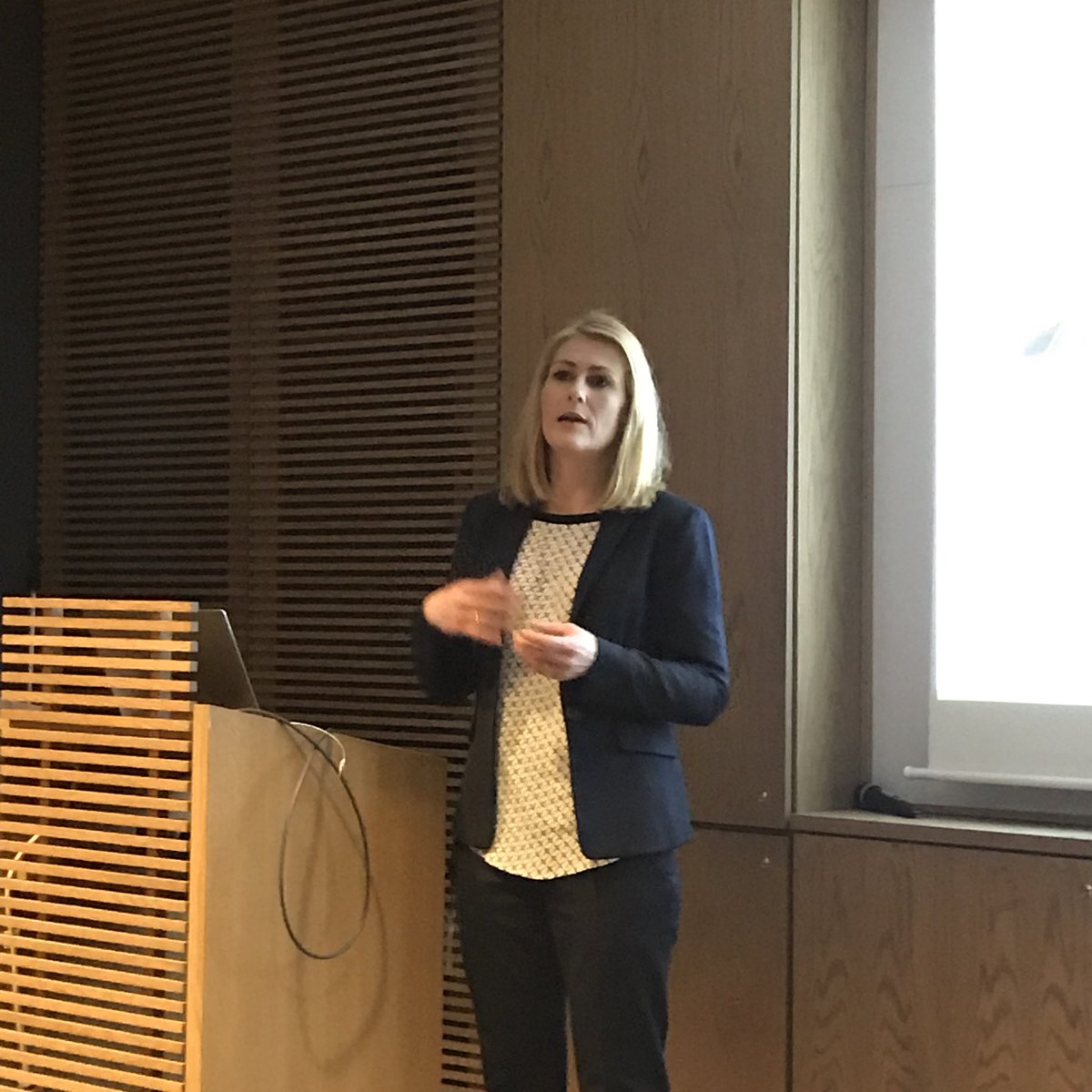 Atea Norge (@ateanorge) on Twitter photo Skal vi utvikle oss, må vi tenke annerledes. Og for å tenke annerledes, trengs mangfold. #kvinnedagen #techkvinner <a href="/SteidelKristine/">Kristine Dahl Steidel</a> @VMware_Nordics Skal vi utvikle oss, må vi tenke annerledes. Og for å tenke annerledes, trengs mangfold. #kvinnedagen #techkvinner <a href="/SteidelKristine/">Kristine Dahl Steidel</a> @VMware_Nordics
