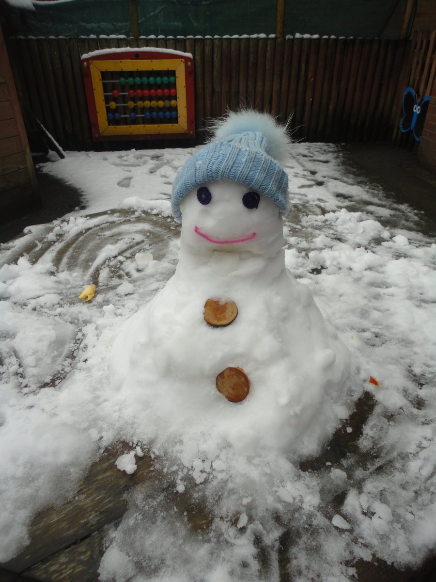 Fun in the snow this morning! ❄️☃️