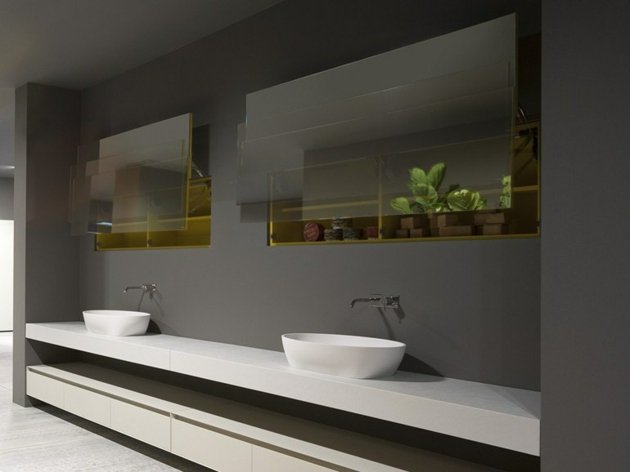 Des miroirs pour une jolie déco dans la salle de bain deco-cool.com/miroirs-deco-s…
