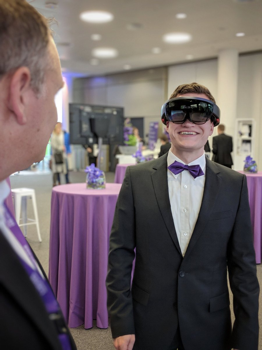 ColinSeebach's tweet photo. One of the many colorful pages at Monster Symposium 2018 "HR meets Marketing" #symo18 #monsterDE #zukunftHR #Marketing #AR #AugmentedReality #HoloLens @MonsterDE @Monster https://t.co/pbIyjXXfNZ