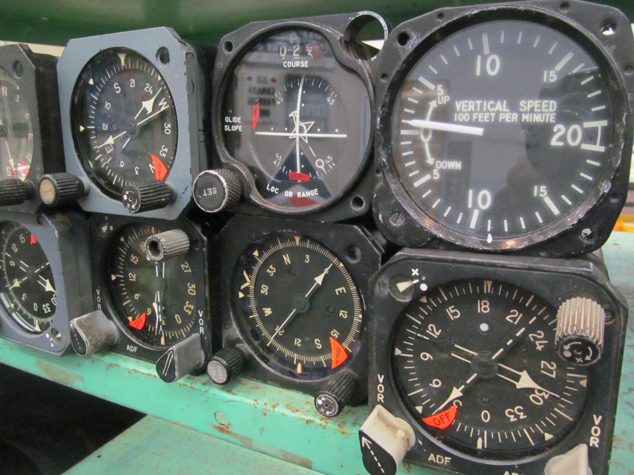 航空計器実物ジャンク品 DXwpQKaVQAEZVxR.jpg:large