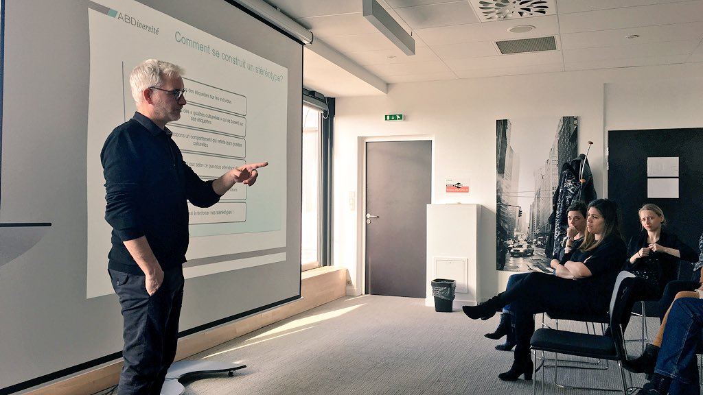 realites's tweet photo. Arnaud Pissot : « Vous êtes en train de construire le monde de demain. Il est primordial pour les équipes de travail de travailler bien ensemble dans le respect et l’égalité. » #rse #bienetreautravail #EGALITE #EgaliteFH #8mars #FameusesNantes #RH #innovation https://t.co/fsrKiNjXIu