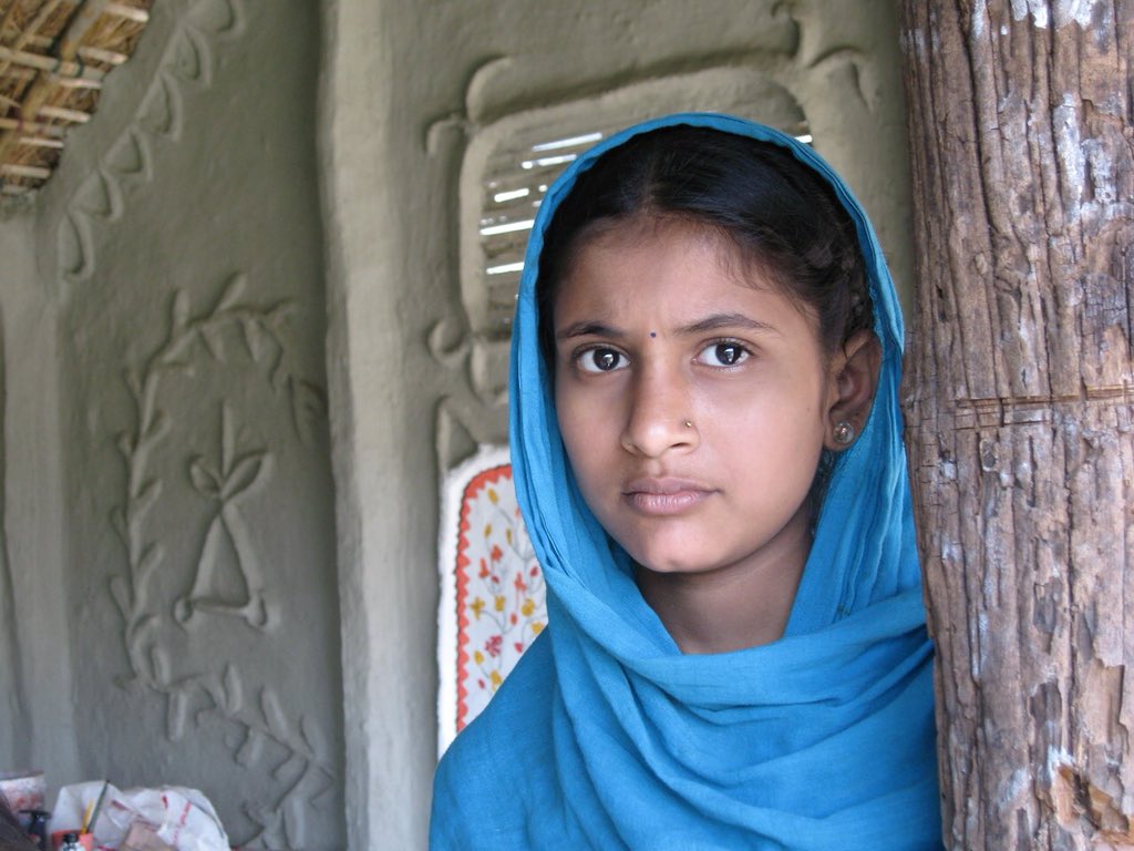 We urge the nation to support changes to the Anti-trafficking bill. We must decriminalize the prostituted. #FightForHer with <a href="/apneaap/">Apne Aap</a> <a href="/BuzzOne_Co/">BuzzOne</a> and sign the petition here: 
bit.ly/2HadBPh <a href="/Ruchiragupta/">Ruchira Gupta</a>