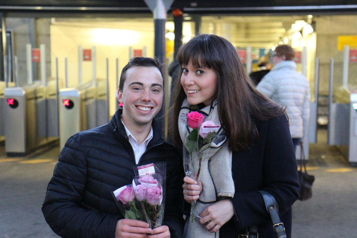 Conflans Sainte Honorine على تويتر Journeedelafemme A L Occasion De La Journeeinternationaledesdroitsdesfemmes Les Elus A L Initiative Du Maire Laurent Brosse Etaient Presents Ce Matin Dans Les Gares De Conflans Sainte Honorine Et Conflans