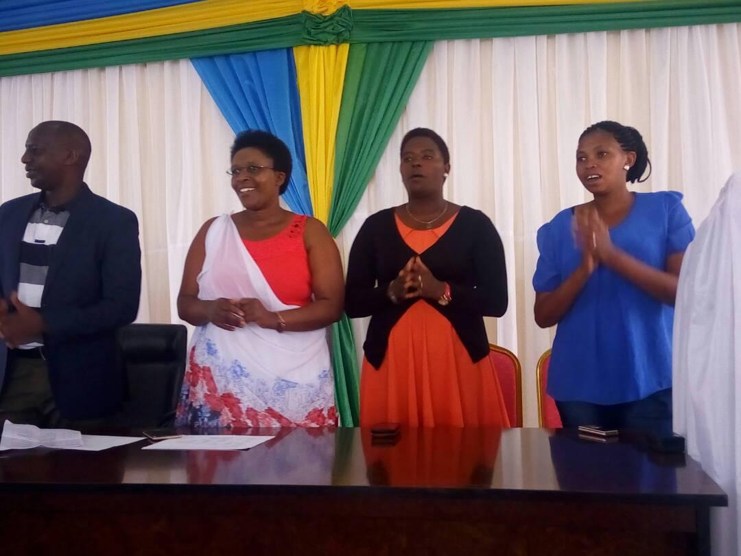 RemeraRwanda's tweet photo. Biri kuba: Kwizihiza umunsi mukuru mpuzamahanga w' umugore mumurenge wa #Remera. Insanganyamatsiko y' uyu mwaka "Munyarwandakazi komeza umurava mu iterambere twubake u #Rwanda Twifuza" #HappyWomenDay2018. @RwandaWomen @RwandaGender @GenderMonitorRw @CityofKigali @Gasabo_District https://t.co/yJvzu5z3Ix