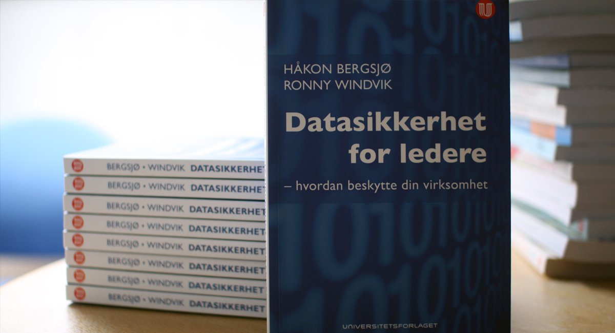 Svindel, industrispionasje og utpressing via Internett er økende. Har du tatt grep for å beskytte din virksomhet? universitetsforlaget.no/nettbutikk/dat… #datasikkerhet #svindel #forebygging