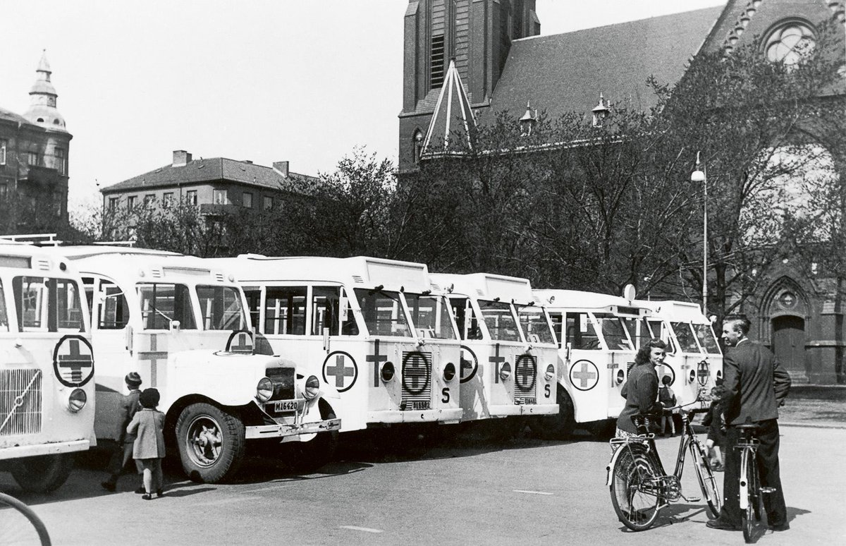 Den 9 mars 1945 rullade de vita bussarna ut från Sverige mot tyska koncentrationsläger. #svhist #dagensdatum