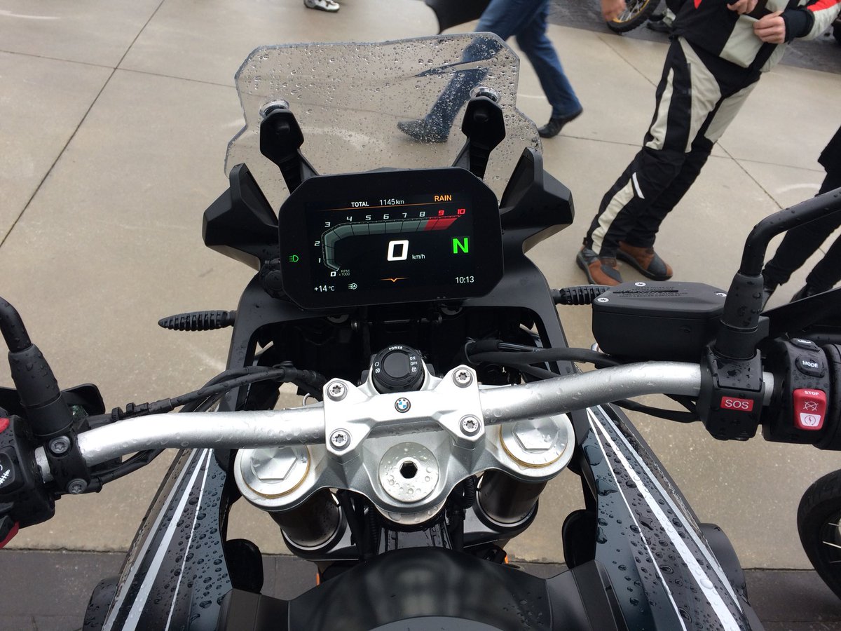 jimcf3's tweet photo. La oficina del día... @bmwmotorradesp #F850GS ✌🏼🔝 https://t.co/VbtbOXUBw0