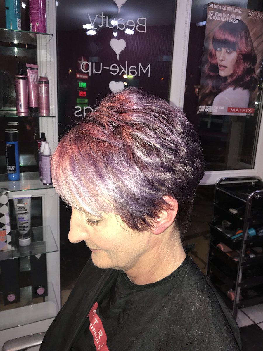 theedgelees's tweet photo. LOVE this new cut and colour on Jayne๐๐ฆ๐ฎ๐๐ #hair #hairenvy #matrixhaircare #matrix https://t.co/XWVaK5VEYf