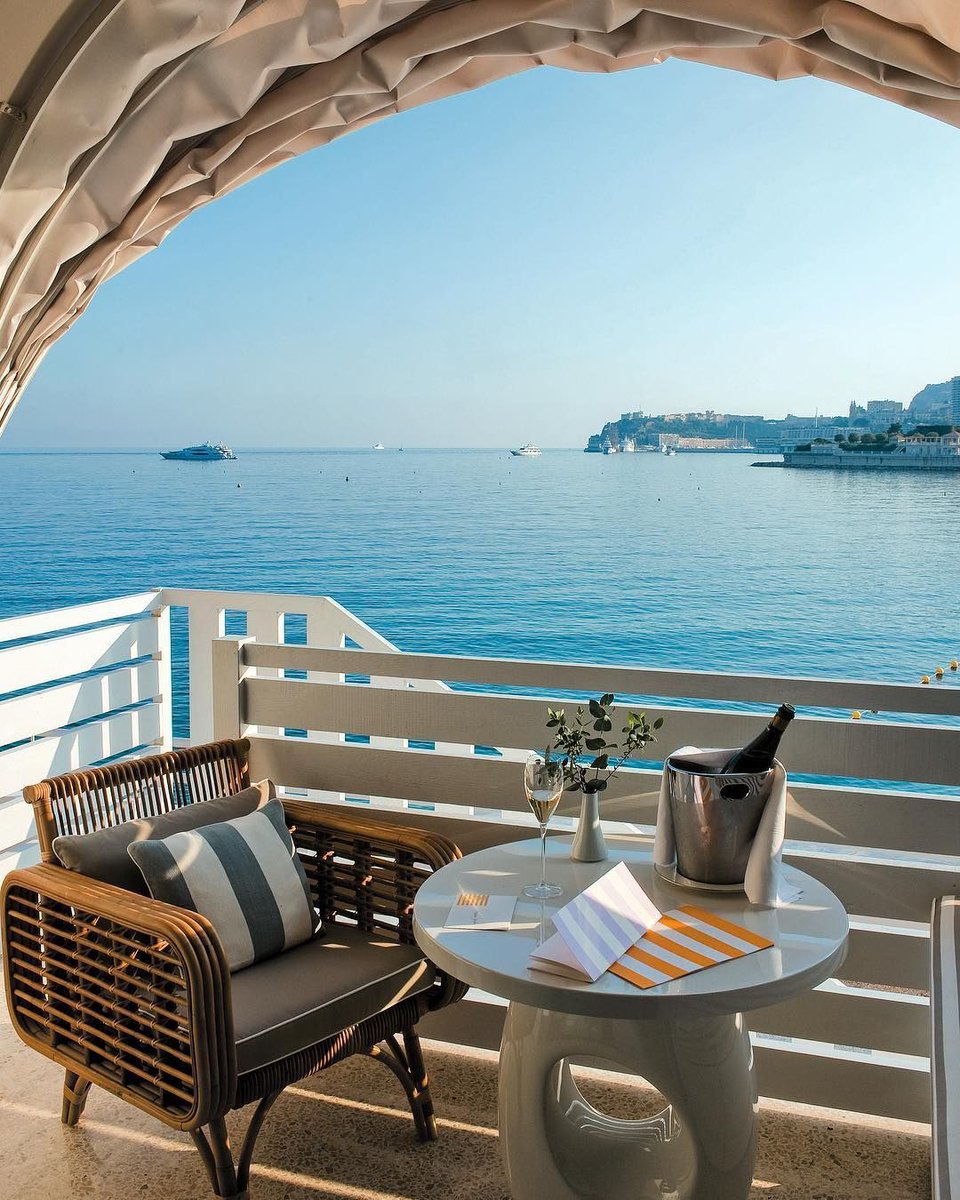 RelaisChateaux's tweet photo. Will you recognize this mystery destination? Pay attention to the details on the table…

#relaischateaux #mysterydestination https://t.co/ALPZZ1fJnt
