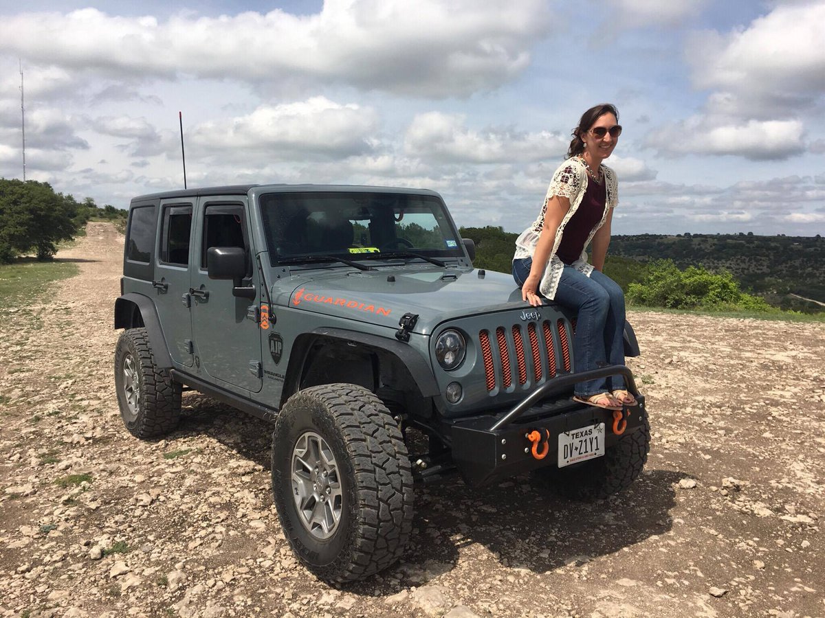 Jeep girl pics — 11