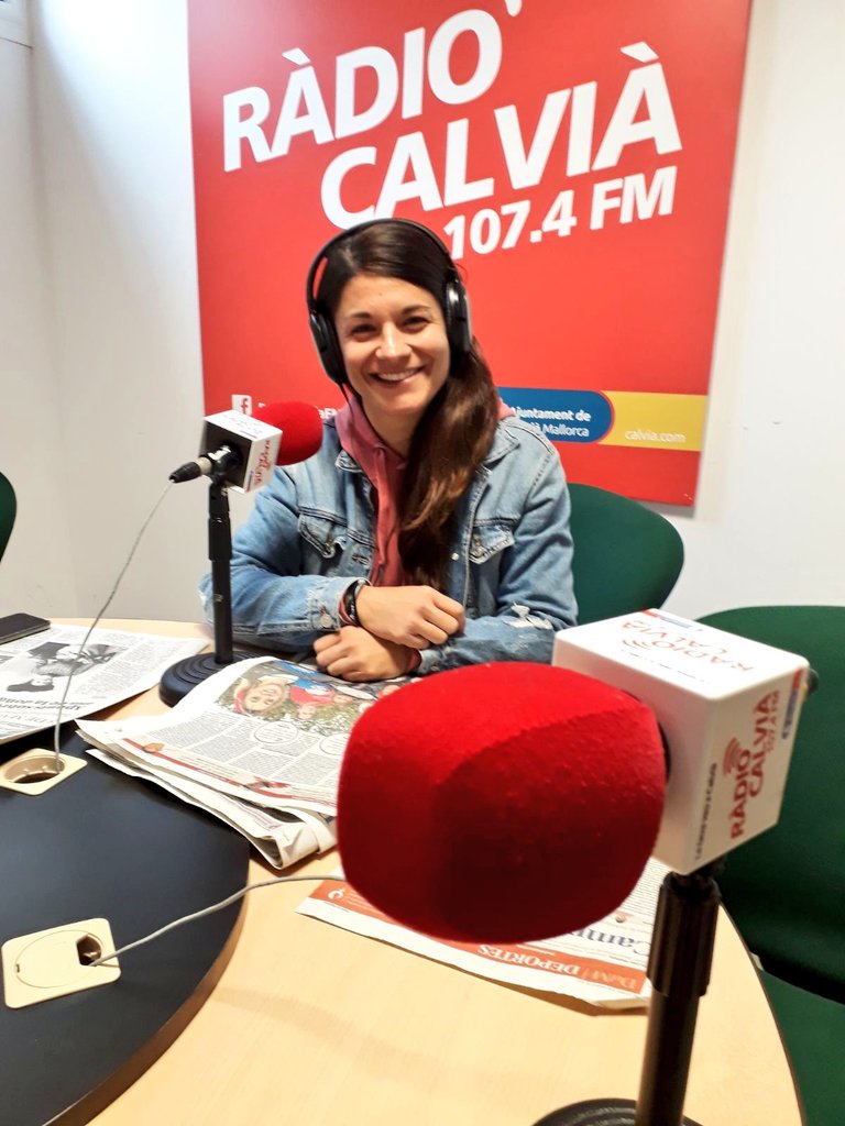 RadioCalvia's tweet photo. En @RadioCalvia también celebramos el #DiaDeLaMujer informando de todo lo que tiene que ver con este #8deMarzo. 💪♀️ #sintonizaCalvia #JuntasSomosMásFuertes @anaserra_ @jaimemorab @MartaSanpas13 #Joana https://t.co/iTxHwMJcw4