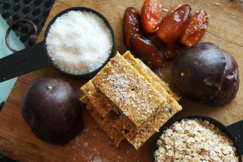 MIrecipes's tweet photo. I've been creating in the kitchen again! These Tropical Passion Fruit &amp; Coconut Energy bars are the perfect "pick me up"! https://t.co/4O7c5eUVJy #vegan #rawvegan #healthyeating #plantbased https://t.co/uOgF5sYCQs