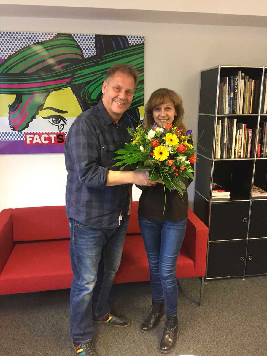 factsverlag's tweet photo. Unsere liebe Kollegin, Chefredakteurin Graziella Mimic, feiert ihr 15-jähriges #Firmenjubiläum. Geschäftsführer Klaus Leifeld und das gesamte #FACTS-Team gratulieren ganz herzlich ❤ https://t.co/SUk7VY7uh5