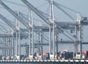 ADVENTeModal's tweet image. Port of Oakland &amp;amp; Advent partnering to extend eModal Community Portal to move cargo faster | #eModal #digitization #futureoffreight
bit.ly/2DagBc0