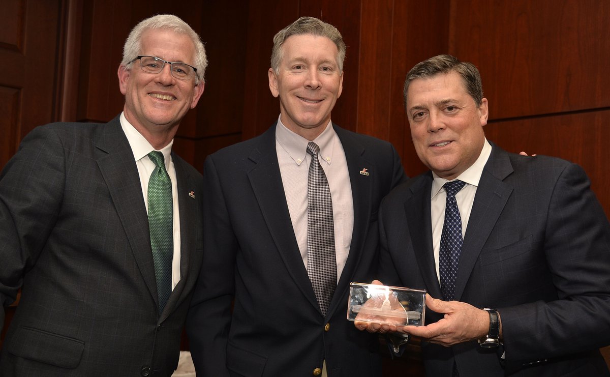 TheSFIA's tweet photo. Congrats to #PatLaFontaine for winning the 2018 SFIA Lifetime Achievement Award! Thank you for your support and dedication throughout the years - You are a role model for us all!
#PassPHIT #PHITDay18 #LifetimeAchievement #NHL #HallofFamer #CapitolHill #ActiveLifestyle #RoleModel https://t.co/s5Kd8iyV4e