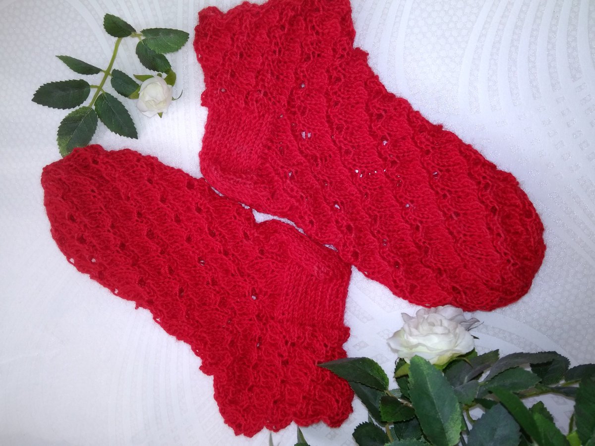 Alivefelt's tweet image. Каждому из нас хочется тепла и уюта, а в холод одеться в мягкий шерстяной свитер или одеть шерстяные носки. При носке шерстяных носок заметно улучшается циркуляцию крови, расширяются сосуды и снижается давление при гипертонии.