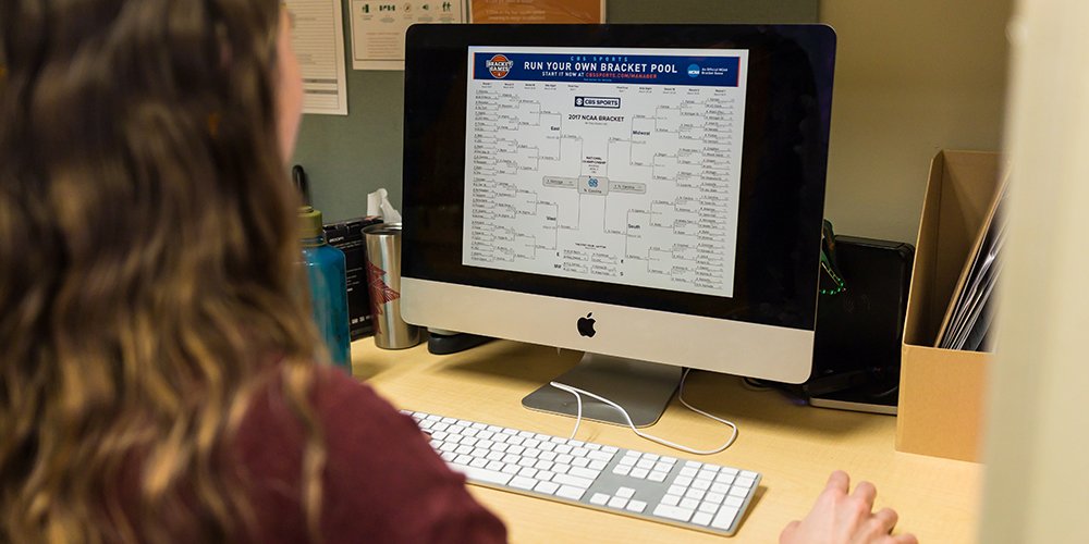 UT Dallas has #MarchMadness #experts who can talk about work productivity during the #NCAATournament and the odds of picking a perfect bracket: utdallas.edu/magazine/6703/…