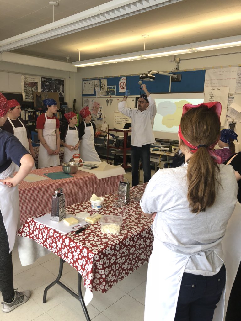 DebraRantz's tweet photo. We are #cookingwithQ today. Build your own wraps on the menu. Mr Burnham’s students have big plans to cook for their families and have new skills for life. #HealthyEating @LimestoneDSB @PrCharles_LDSB https://t.co/6uYPX7aWZU