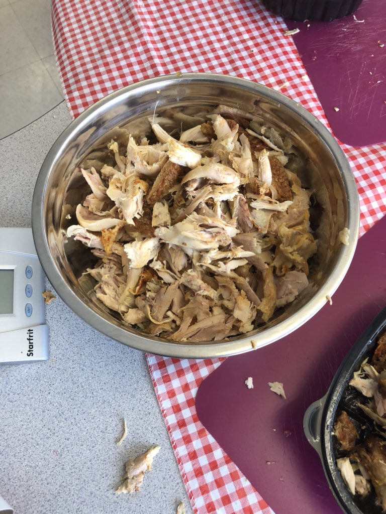 DebraRantz's tweet photo. We are #cookingwithQ today. Build your own wraps on the menu. Mr Burnham’s students have big plans to cook for their families and have new skills for life. #HealthyEating @LimestoneDSB @PrCharles_LDSB https://t.co/6uYPX7aWZU