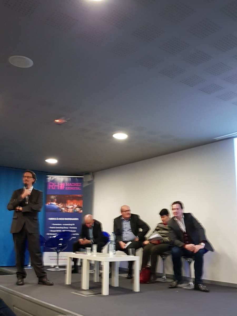 RouanneIsabelle's tweet photo. #RHHACKENT la relève des #RH avec la #Team organisatrice pour cette journée @Geuze_F @barabelm @AndrPerret https://t.co/FEYUX0mMbw
