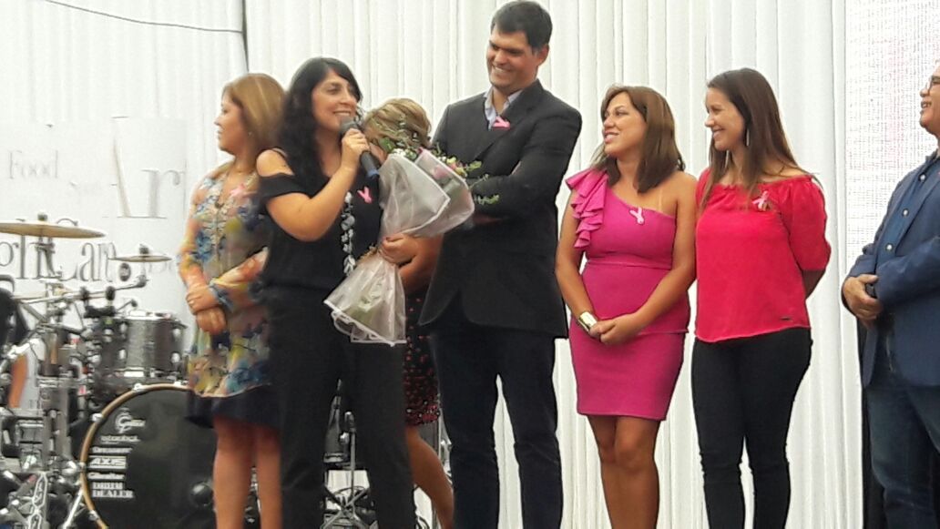 KarlaEnAccion's tweet image. Quiero agradecer la invitación de la alcaldesa de San Bernardo, @Nora_Cuevas, a la hermosa conmemoración de su comuna por el #DíaDeLaMujer, junto a la futura Ministra de @MinMujeryEG, @isabelpla. #DíaInternacionalDeLaMujer