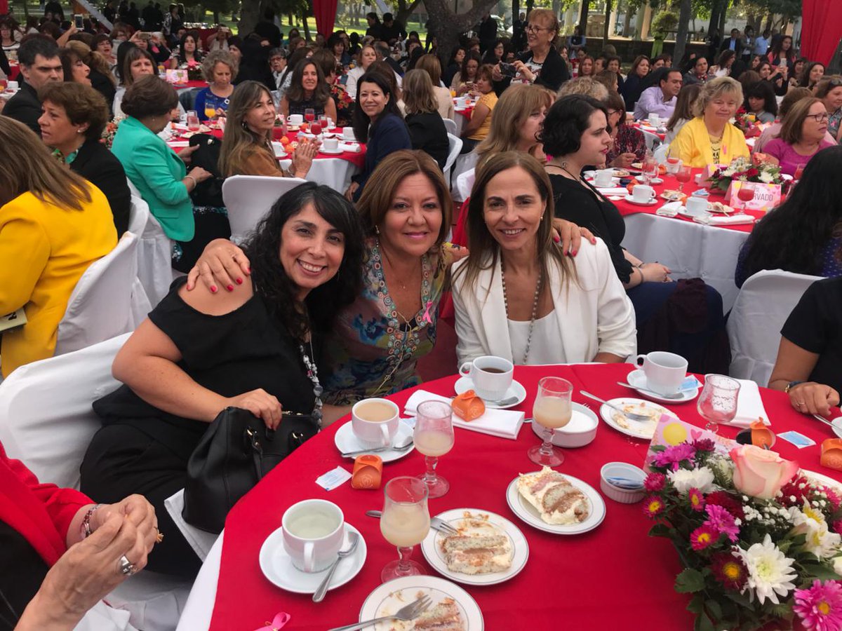 KarlaEnAccion's tweet image. Quiero agradecer la invitación de la alcaldesa de San Bernardo, @Nora_Cuevas, a la hermosa conmemoración de su comuna por el #DíaDeLaMujer, junto a la futura Ministra de @MinMujeryEG, @isabelpla. #DíaInternacionalDeLaMujer