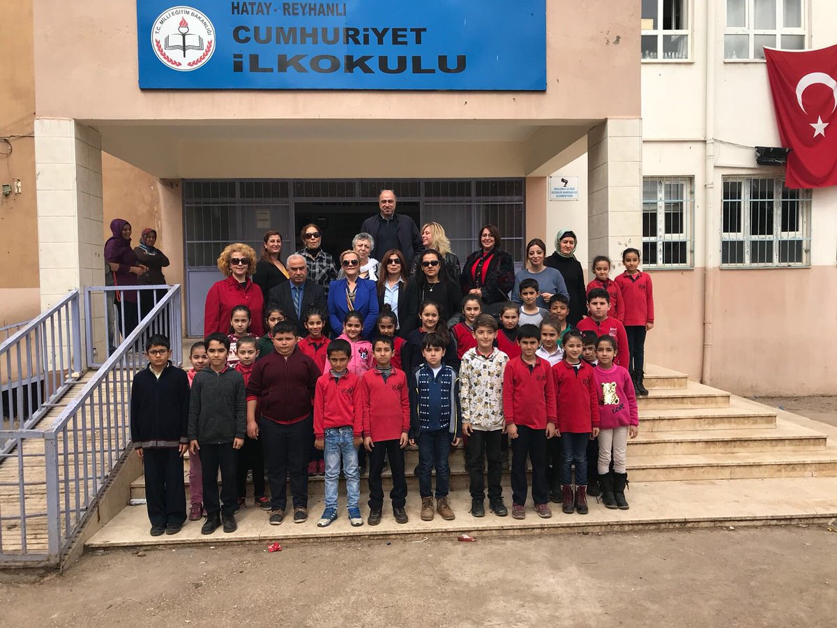 Yapmış olduğunuz bağışlarla Hatay’ın Reyhanlı ilçesindeki Cumhuriyet İlkokuluna gönderilen yardımlarımız ulaşmıştır.Bize destek olan Hatay Sevgi ve Şefkate Muhtaç Çocuklar Derneğine ve yardımlarıyla yanımızda olan herkese sonsuz teşekkürlerimizi iletiyoruz.