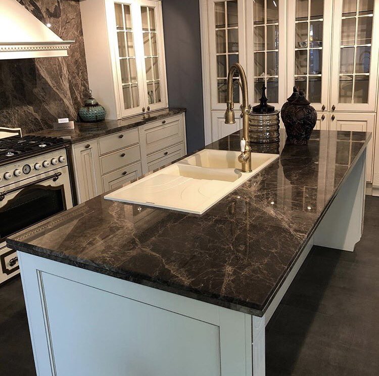 Vanucci®️ Sistemart Etiler mağaza. 
Mutfak teşhiri uygulaması. #marble #decoration