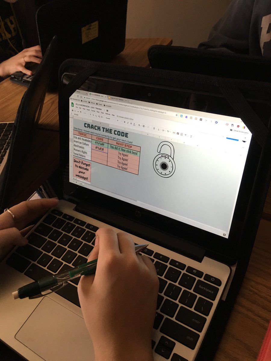 MrsAmelang's tweet photo. No boring packets for review in @LoriLueckenotte and @katlynscott1991 class! Digital breakout rooms and Ss are loving it! Thanks @JSloanIT and the #RISDiTeam for the idea! #DLPCoaching #parkhillpowersup https://t.co/Z3J7xrMw5Z