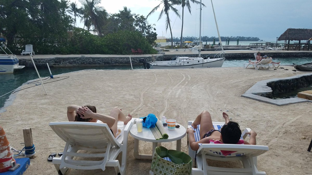 rntrimom's tweet photo. #ocean#vacations#rumpunch https://t.co/hA20yy34xN