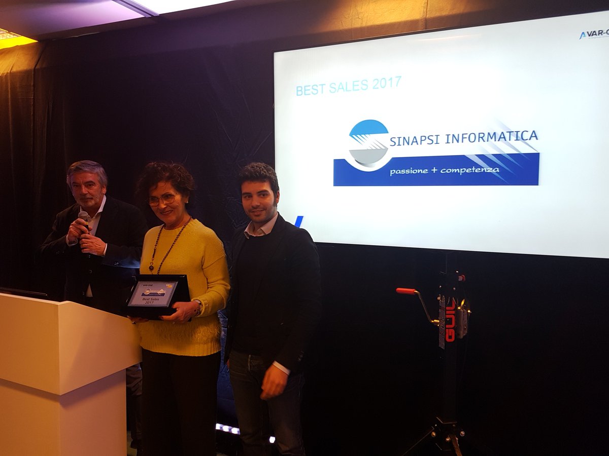__Sinapsi__'s tweet photo. Al  Kick Off @VarOneSAP  2018  Sinapsi Informatica ha ricevuto un riconoscimento come Best Sales 2017 🏆#SAPBusinessOne #KickOffVarOne https://t.co/7Xalp5b5PI