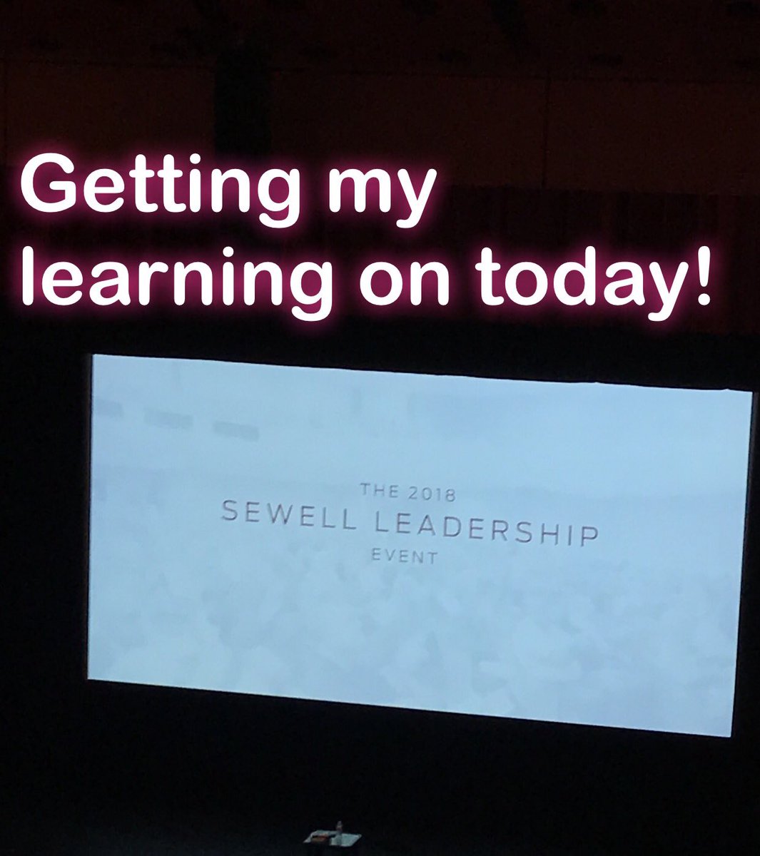 WendyKB79's tweet photo. I’ve never been to this but I hear it is exceptional. First up...John Maxwell. https://t.co/KG91CBQyRJ